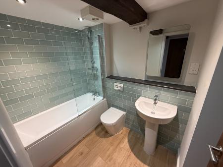 2 bedroom Flat to let in Wetmore Road, Burton-On-Trent, DE14