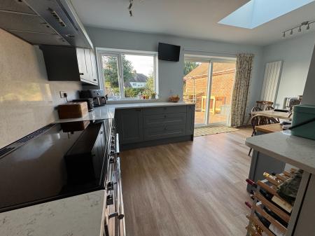 5 bedroom Semi-detached house for sale in Church Road, Stretton, Burton-on-Trent, DE13