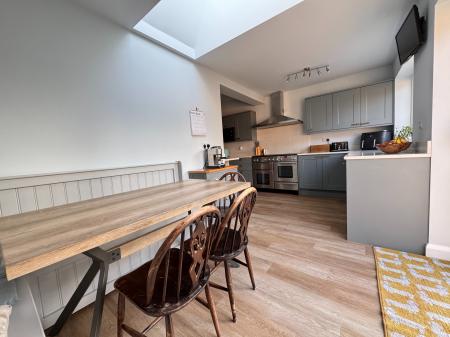 5 bedroom Semi-detached house for sale in Church Road, Stretton, Burton-on-Trent, DE13