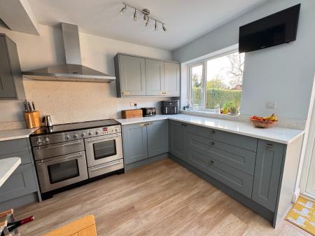 5 bedroom Semi-detached house for sale in Church Road, Stretton, Burton-on-Trent, DE13