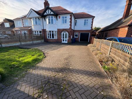 Church Road, Stretton, Burton-on-Trent, DE13