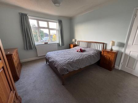 5 bedroom Semi-detached house for sale in Church Road, Stretton, Burton-on-Trent, DE13