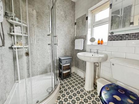 2 bedroom Semi-detached house for sale in Salisbury Drive, Midway, Swadlincote, DE11