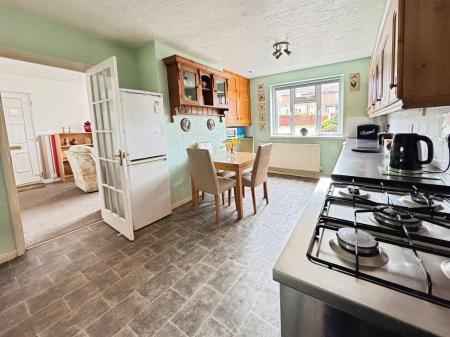 2 bedroom Semi-detached house for sale in Salisbury Drive, Midway, Swadlincote, DE11