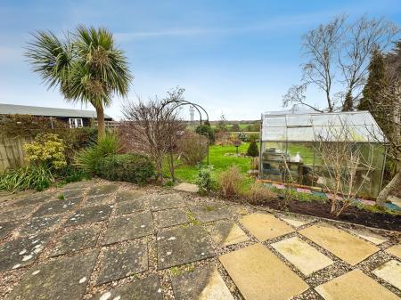 2 bedroom Semi-detached house for sale in Salisbury Drive, Midway, Swadlincote, DE11