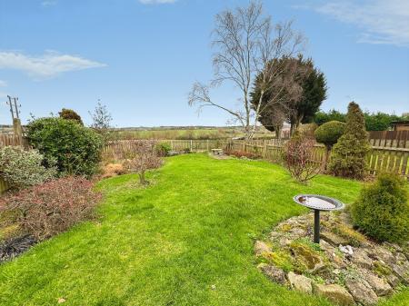 2 bedroom Semi-detached house for sale in Salisbury Drive, Midway, Swadlincote, DE11