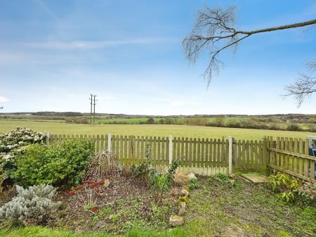 2 bedroom Semi-detached house for sale in Salisbury Drive, Midway, Swadlincote, DE11