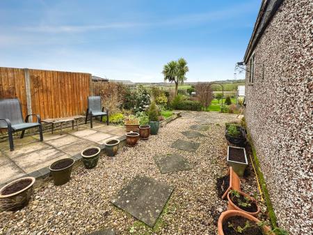 2 bedroom Semi-detached house for sale in Salisbury Drive, Midway, Swadlincote, DE11