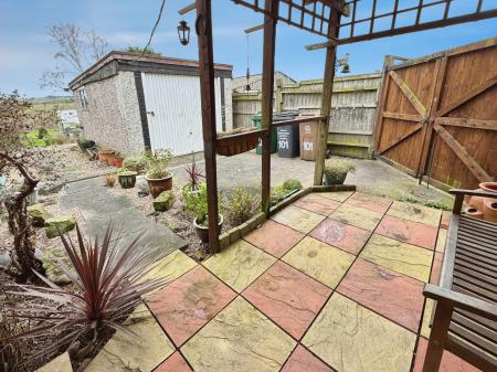 2 bedroom Semi-detached house for sale in Salisbury Drive, Midway, Swadlincote, DE11