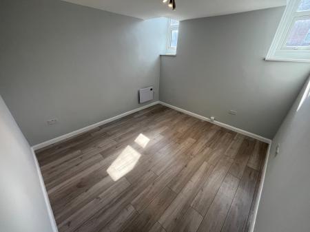 1 bedroom Flat to let in Waterloo Street, Burton-On-Trent, DE14