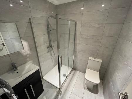 1 bedroom Flat to let in Waterloo Street, Burton-On-Trent, DE14