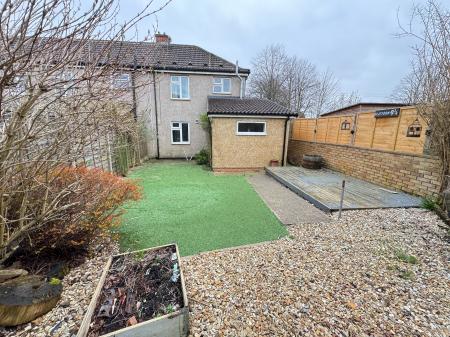4 bedroom End of terrace house for sale in Acacia Avenue, Midway, Swadlincote, Derbyshire, DE11