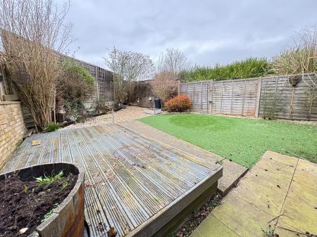 4 bedroom End of terrace house for sale in Acacia Avenue, Midway, Swadlincote, Derbyshire, DE11