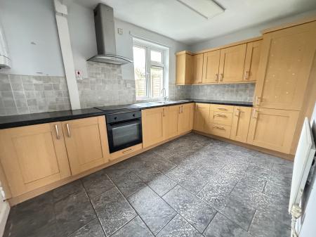 4 bedroom End of terrace house for sale in Acacia Avenue, Midway, Swadlincote, Derbyshire, DE11