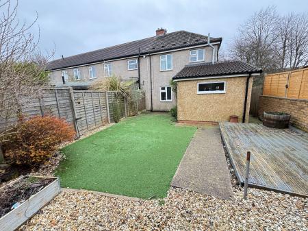 4 bedroom End of terrace house for sale in Acacia Avenue, Midway, Swadlincote, Derbyshire, DE11