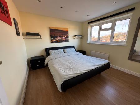 4 bedroom Detached house for sale in Cricketers Close, Stapenhill, Burton-on-Trent, DE15