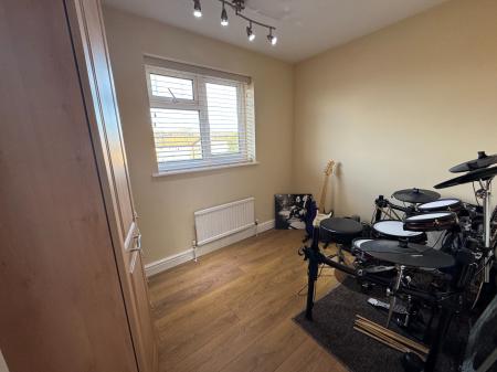 4 bedroom Detached house for sale in Cricketers Close, Stapenhill, Burton-on-Trent, DE15