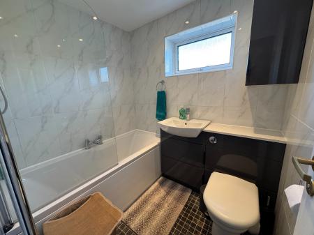 4 bedroom Detached house for sale in Cricketers Close, Stapenhill, Burton-on-Trent, DE15