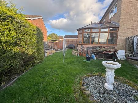 4 bedroom Detached house for sale in Cricketers Close, Stapenhill, Burton-on-Trent, DE15