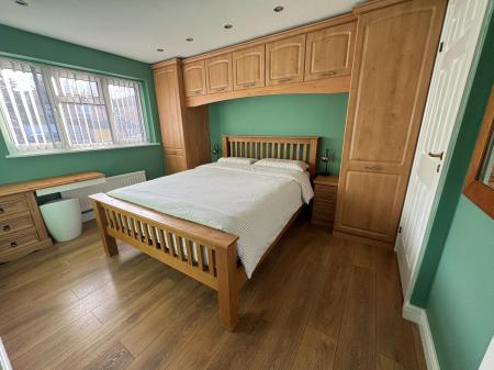 4 bedroom Detached house for sale in Cricketers Close, Stapenhill, Burton-on-Trent, DE15
