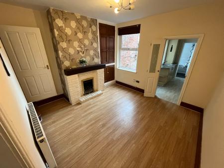3 bedroom Terraced House to let in Woods Lane, Burton-On-Trent, DE15