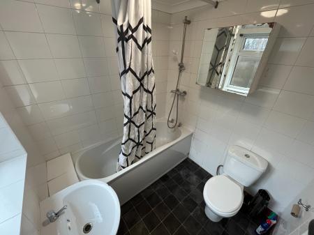 3 bedroom Terraced House to let in Woods Lane, Burton-On-Trent, DE15