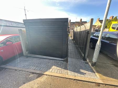 2 bedroom Terraced House for sale in Shobnall Road, Burton-on-Trent, DE14