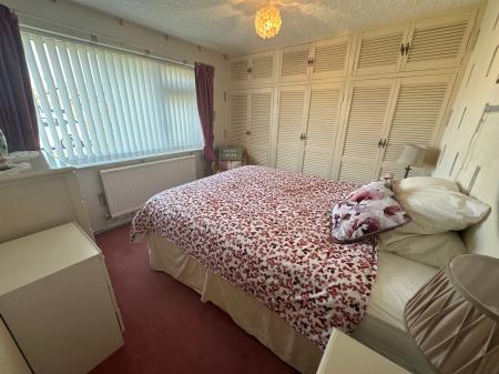 2 bedroom Semi-detached bungalow for sale in Priorylands, Stretton, Burton-on-Trent, DE13