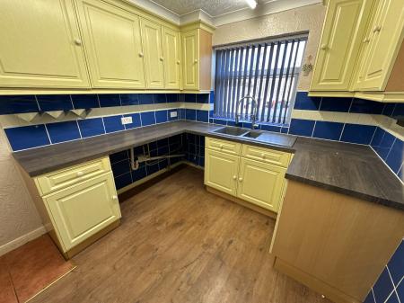 4 bedroom Semi-detached house for sale in Winchester Drive, Linton, Swadlincote, Derbyshire, DE12