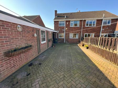 4 bedroom Semi-detached house for sale in Winchester Drive, Linton, Swadlincote, Derbyshire, DE12