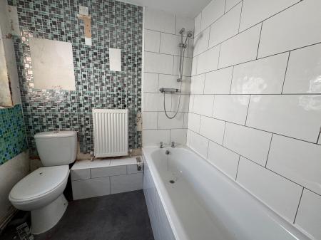 2 bedroom Terraced House for sale in Midland Road, Swadlincote, DE11
