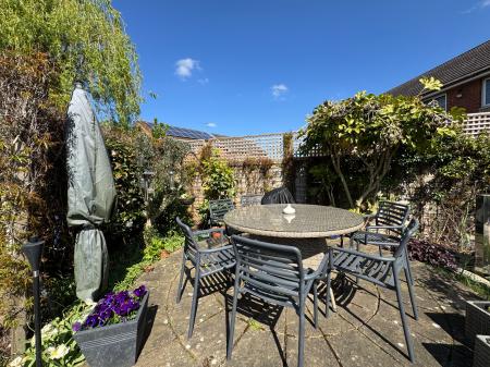 6 bedroom Detached house for sale in Hopwood Lane, Burton-on-Trent, DE14