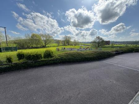 6 bedroom Detached house for sale in Hopwood Lane, Burton-on-Trent, DE14