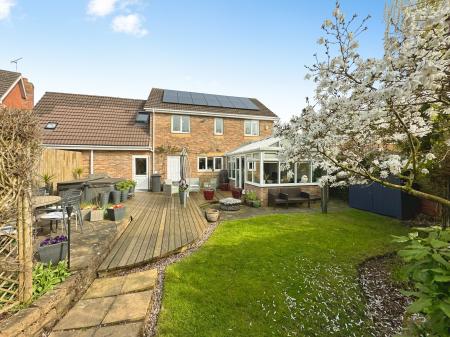 6 bedroom Detached house for sale in Hopwood Lane, Burton-on-Trent, DE14