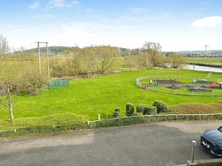 6 bedroom Detached house for sale in Hopwood Lane, Burton-on-Trent, DE14