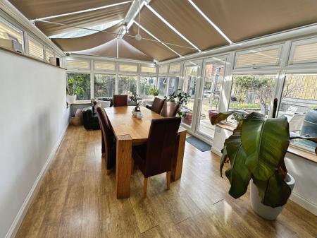 6 bedroom Detached house for sale in Hopwood Lane, Burton-on-Trent, DE14