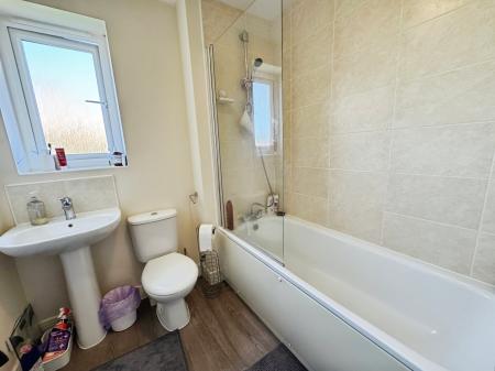 4 bedroom Detached house for sale in Bridgewater Road, Burton-on-Trent, DE14