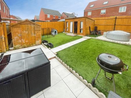 3 bedroom Semi-detached house for sale in Beveridge Road, Anslow, Burton-on-Trent, DE13