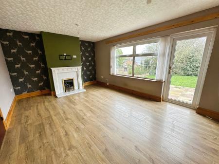 2 bedroom Detached bungalow for sale in Hillsdale Road, Winshill, Burton-on-Trent, DE15