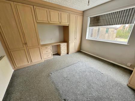 2 bedroom Detached bungalow for sale in Hillsdale Road, Winshill, Burton-on-Trent, DE15