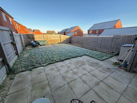 3 bedroom Semi-detached house to let in Stirling Road, Woodville, DE11