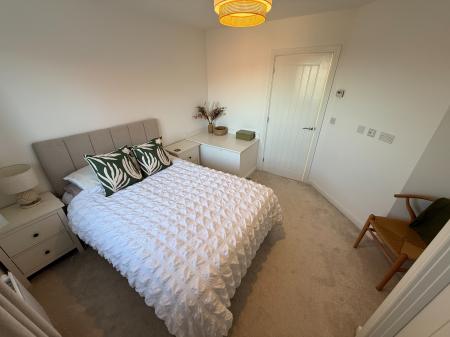 3 bedroom Semi-detached house to let in Stirling Road, Woodville, DE11