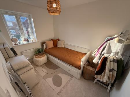 3 bedroom Semi-detached house to let in Stirling Road, Woodville, DE11