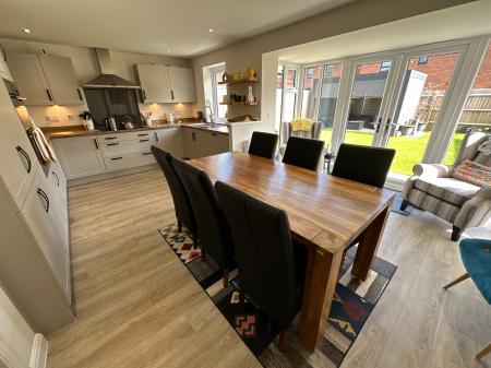 4 bedroom Detached house for sale in Marley Way, Drakelow, Burton-on-Trent, DE15