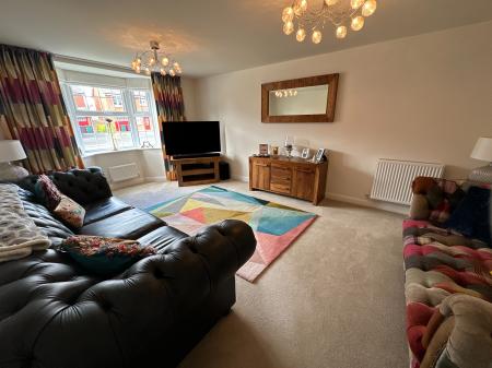 4 bedroom Detached house for sale in Marley Way, Drakelow, Burton-on-Trent, DE15