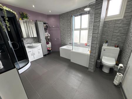 3 bedroom Character Property for sale in Eton Road, Burton-on-Trent, DE14