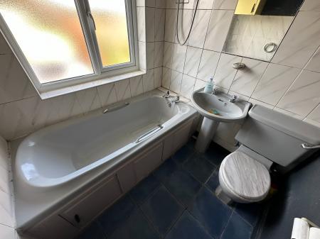 4 bedroom Semi-detached house for sale in Bretlands Way, Stapenhill, Burton-on-Trent, DE15