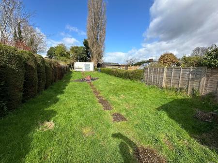 4 bedroom Semi-detached house for sale in Bretlands Way, Stapenhill, Burton-on-Trent, DE15