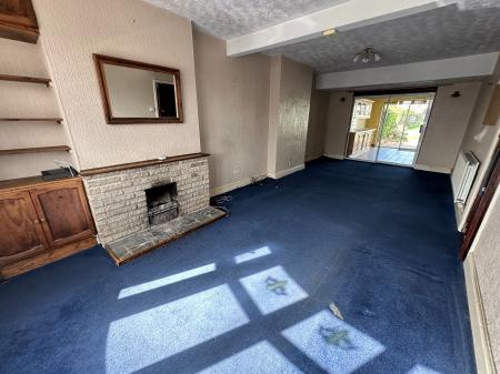4 bedroom Semi-detached house for sale in Bretlands Way, Stapenhill, Burton-on-Trent, DE15