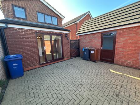 3 bedroom Semi-detached house for sale in Waverley Lane, Burton-on-Trent, DE14